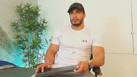 zanemaverick online show from December 2025 12:02:02 PM