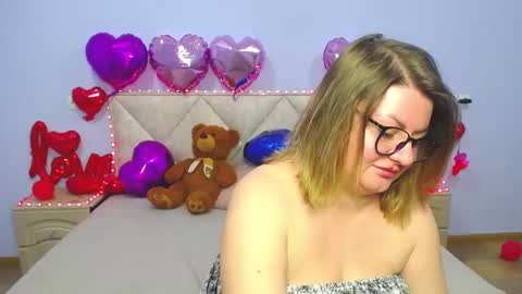 zannadreil online show from February 2025 01:26:01 AM