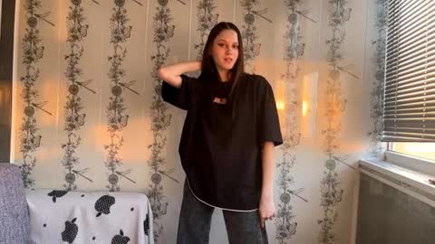 ZARA 18yo online show from February 2025 01:47:02 PM