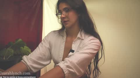 Miss Lynch   Next show  2911 online show from January 2025 09:25:01 PM