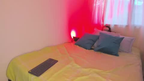   online show from September 2025 07:05:01 PM