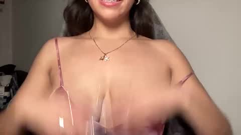 zarayaa_v online show from January 2026 01:13:01 PM