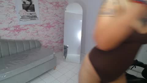 Snapshot of zarcasutra_t chatting on January 2026 12:43:01 PM Isabella online show from January 2026 12:43:01 PM