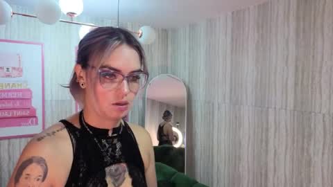 Isabella online show from April 2026 01:05:02 PM