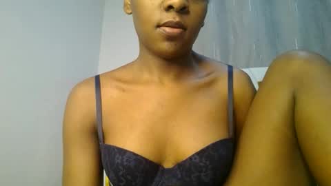 Snapshot of zariah011 chatting on June 2026 03:25:01 AM zariah online show from June 2026 03:25:01 AM