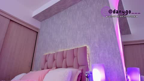 Zariana online show from February 2025 12:04:01 AM