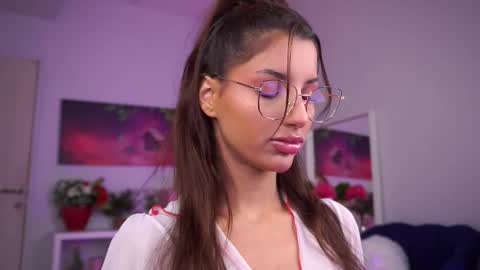 zariavera online show from October 2025 07:03:02 PM