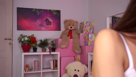 zariavera online show from November 2025 07:38:02 PM