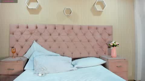 Zarina Waynne online show from June 2026 01:24:01 PM