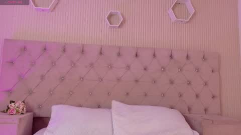Zarina Waynne online show from July 2026 12:31:01 PM