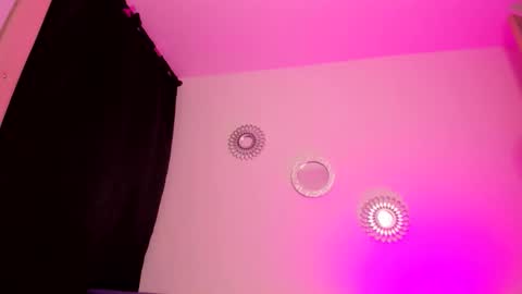 Zaritha Li online show from November 2025 10:26:01 AM