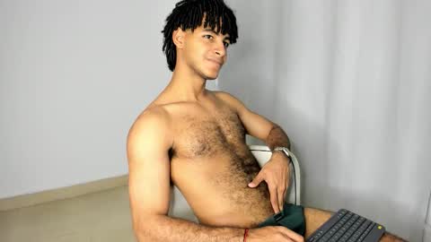 Snapshot of zayn_moreno chatting on January 2026 08:14:01 PM zayn 3 online show from January 2026 08:14:01 PM