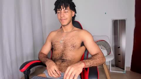 Snapshot of zayn_moreno chatting on February 2026 09:51:01 PM zayn 3 online show from February 2026 09:51:01 PM