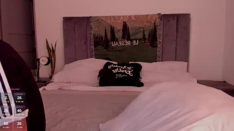 Snapshot of zayotto chatting on November 2025 08:00:02 AM Hii im Zay. I save money for education. PVT Open. online show from November 2025 08:00:02 AM