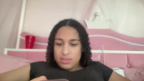 ZAZA ZARIAA online show from May 2026 08:50:02 PM