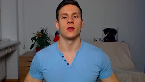 Snapshot of zeinmiracles chatting on December 2025 12:18:01 AM zeinmiracles online show from December 2025 12:18:01 AM