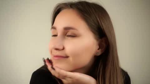 Emilia online show from September 2025 01:10:01 AM