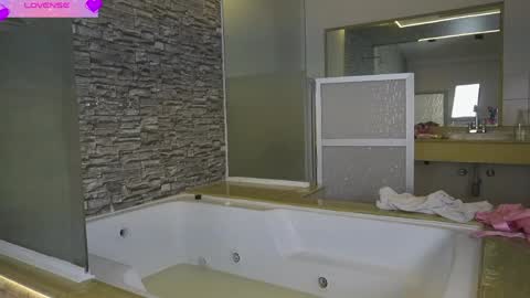 zenda_biancha online show from March 2026 11:38:01 PM