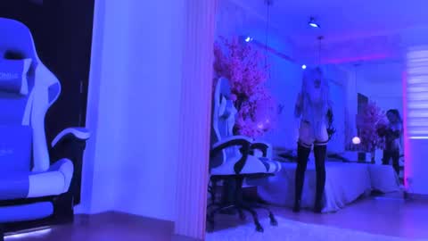    online show from February 2025 08:13:02 PM