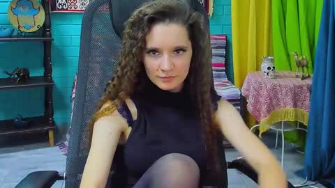 zianichols online show from January 2025 06:56:02 PM