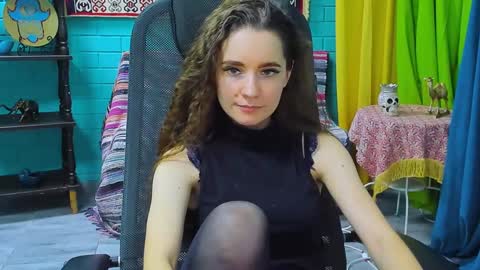 zianichols online show from January 2025 03:58:01 PM