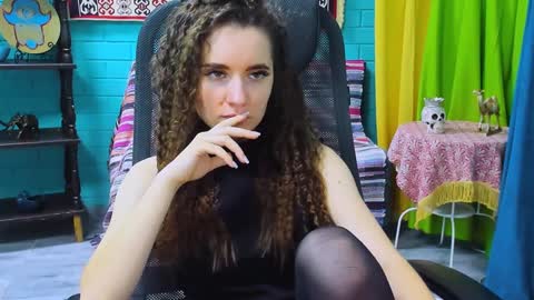 zianichols online show from January 2025 12:27:01 PM