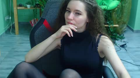 zianichols online show from February 2025 01:02:01 AM