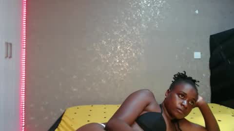 Snapshot of zinadine_ chatting on January 2026 07:17:01 PM Zinadine online show from January 2026 07:17:01 PM