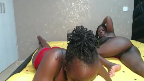 Snapshot of zinadine_ chatting on January 2026 07:23:01 AM Zinadine online show from January 2026 07:23:01 AM