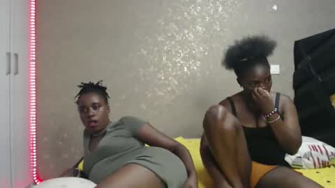 Snapshot of zinadine_ chatting on February 2026 07:23:02 PM Zinadine online show from February 2026 07:23:02 PM