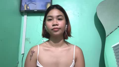 Snapshot of zinahiga chatting on December 2025 02:12:02 PM Mia online show from December 2025 02:12:02 PM