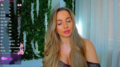 Snapshot of zinasquirts chatting on January 2025 11:28:02 AM Galli online show from January 2025 11:28:02 AM