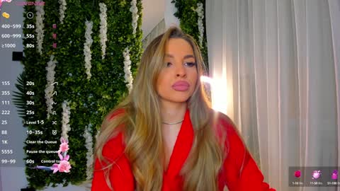 Snapshot of zinasquirts chatting on January 2025 06:24:02 AM Galli online show from January 2025 06:24:02 AM