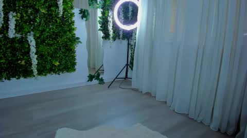 Snapshot of zinasquirts chatting on September 2025 06:26:01 AM Galli online show from September 2025 06:26:01 AM