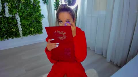 Snapshot of zinasquirts chatting on September 2025 04:14:02 AM Galli online show from September 2025 04:14:02 AM