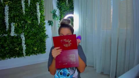 Snapshot of zinasquirts chatting on October 2025 09:52:01 AM Galli online show from October 2025 09:52:01 AM