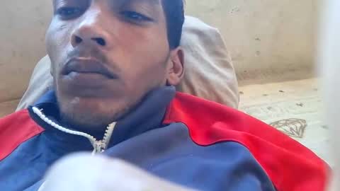 Snapshot of zinedean22 chatting on April 2026 09:47:01 AM Zinedine online show from April 2026 09:47:01 AM