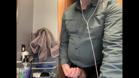 Snapshot of zinger283069 chatting on December 2024 06:46:02 PM zinger283069 online show from December 2024 06:46:02 PM