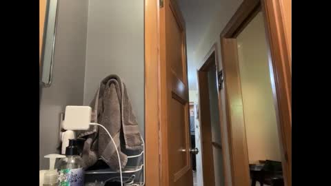 Snapshot of zinger283069 chatting on January 2025 09:32:02 PM zinger283069 online show from January 2025 09:32:02 PM