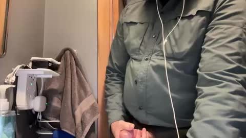 Snapshot of zinger283069 chatting on December 2025 06:35:02 PM zinger283069 online show from December 2025 06:35:02 PM