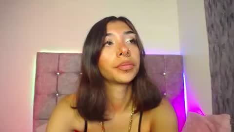 zira_lux online show from June 2026 03:31:02 AM