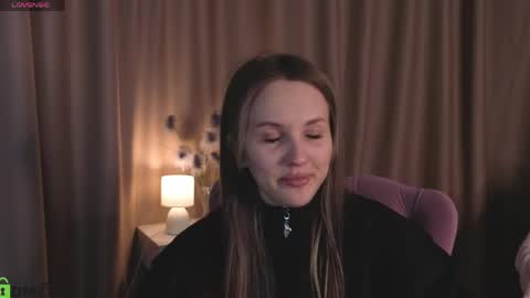 Zlata  Mon Tue Thu Fri Sun Sa GMT 3 0000pm - 0600pm  online show from May 2026 08:54:01 AM