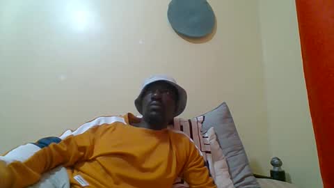 Snapshot of zlatann2012 chatting on November 2025 03:58:01 PM Zlatann2012 online show from November 2025 03:58:01 PM