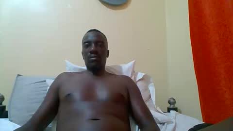 Snapshot of zlatann2012 chatting on November 2025 10:04:01 PM Zlatann2012 online show from November 2025 10:04:01 PM