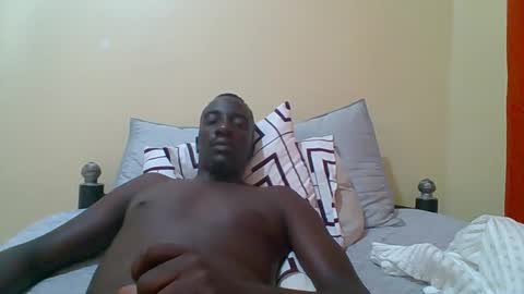 Snapshot of zlatann2012 chatting on December 2025 05:17:01 PM Zlatann2012 online show from December 2025 05:17:01 PM