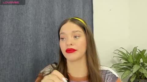 ZOE online show from February 2025 04:42:01 AM