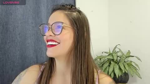 ZOE online show from February 2025 03:40:01 AM