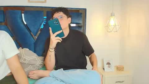 Zoe and dylan  online show from February 2026 12:37:01 PM