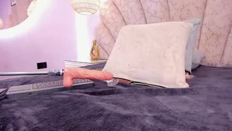 zoe_blosson online show from May 2026 03:03:02 AM