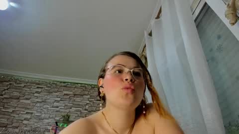 Snapshot of zoe_brk chatting on June 2026 08:09:02 AM zoe brk online show from June 2026 08:09:02 AM